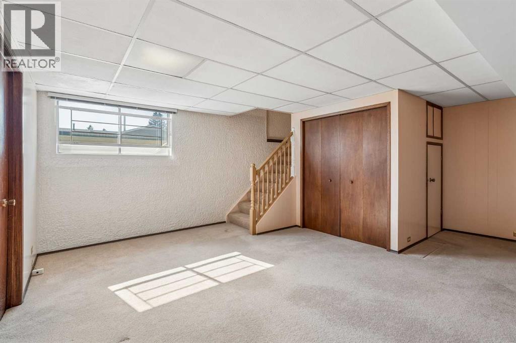 10719 Mapleshire Crescent SE - 24