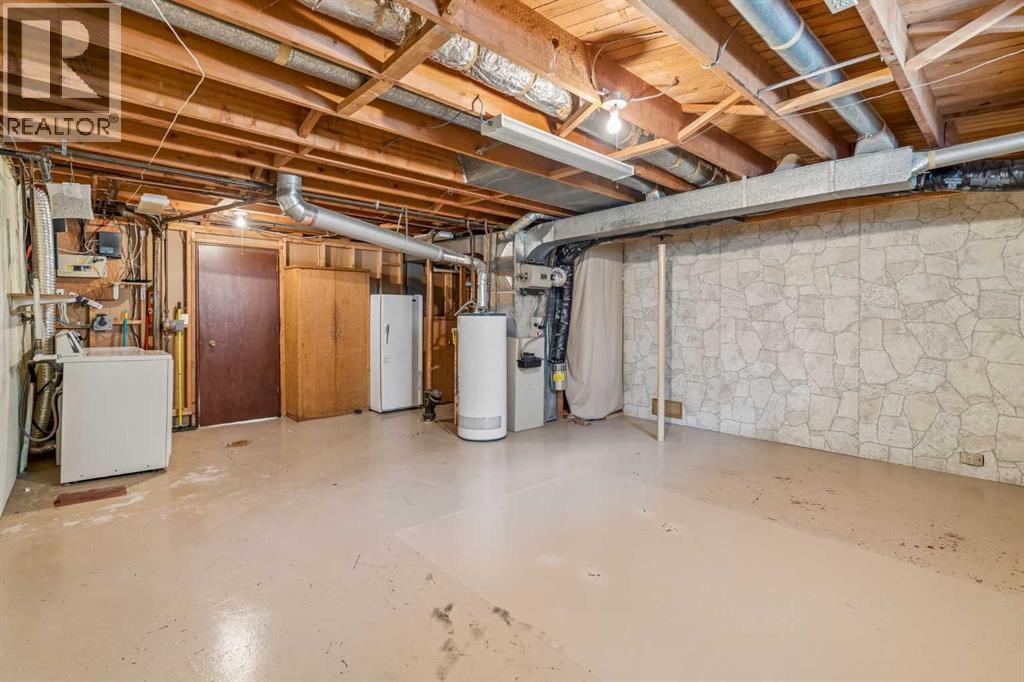 10719 Mapleshire Crescent SE - 32
