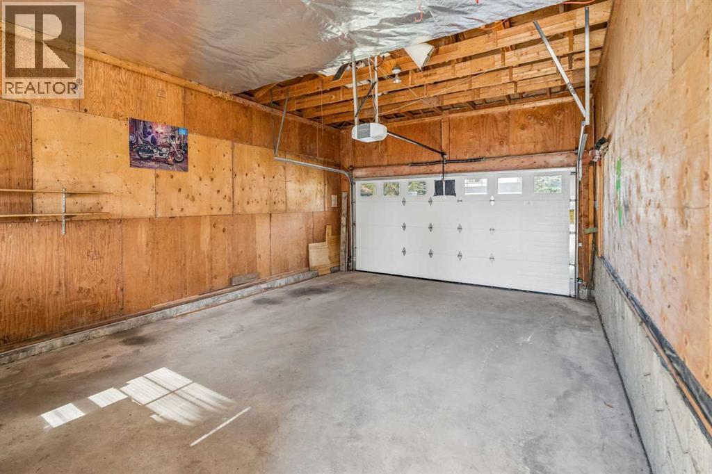 10719 Mapleshire Crescent SE - 33
