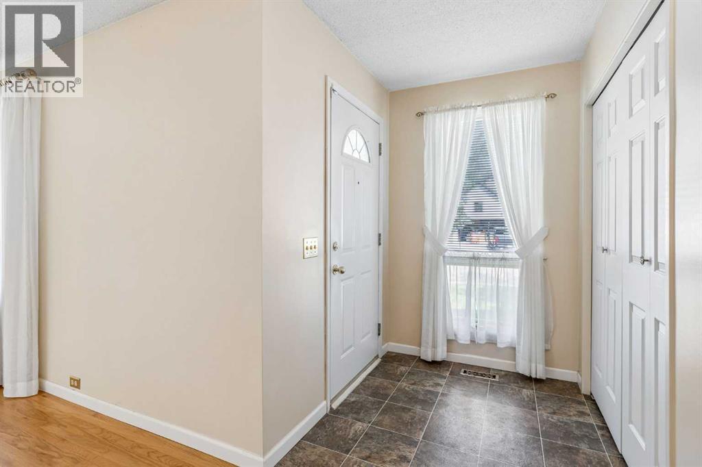 10719 Mapleshire Crescent SE - 5