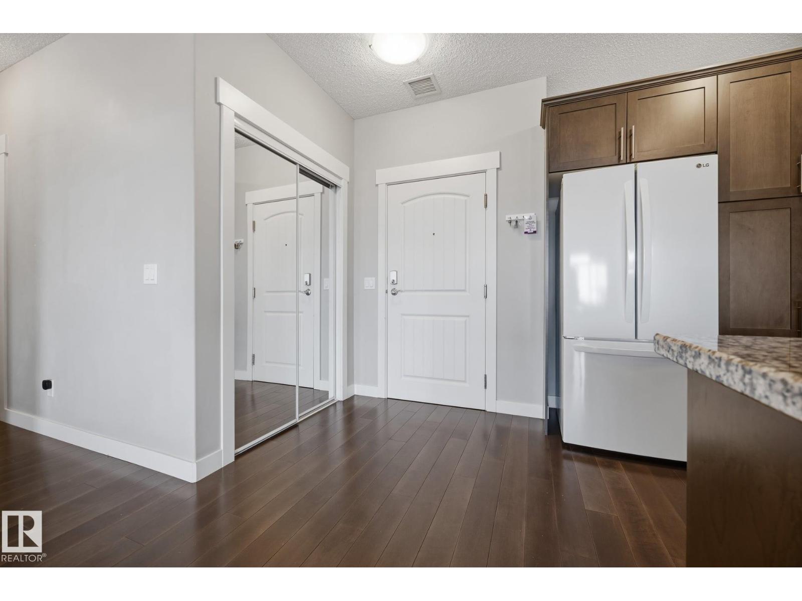 #318 511 QUEEN ST - 6