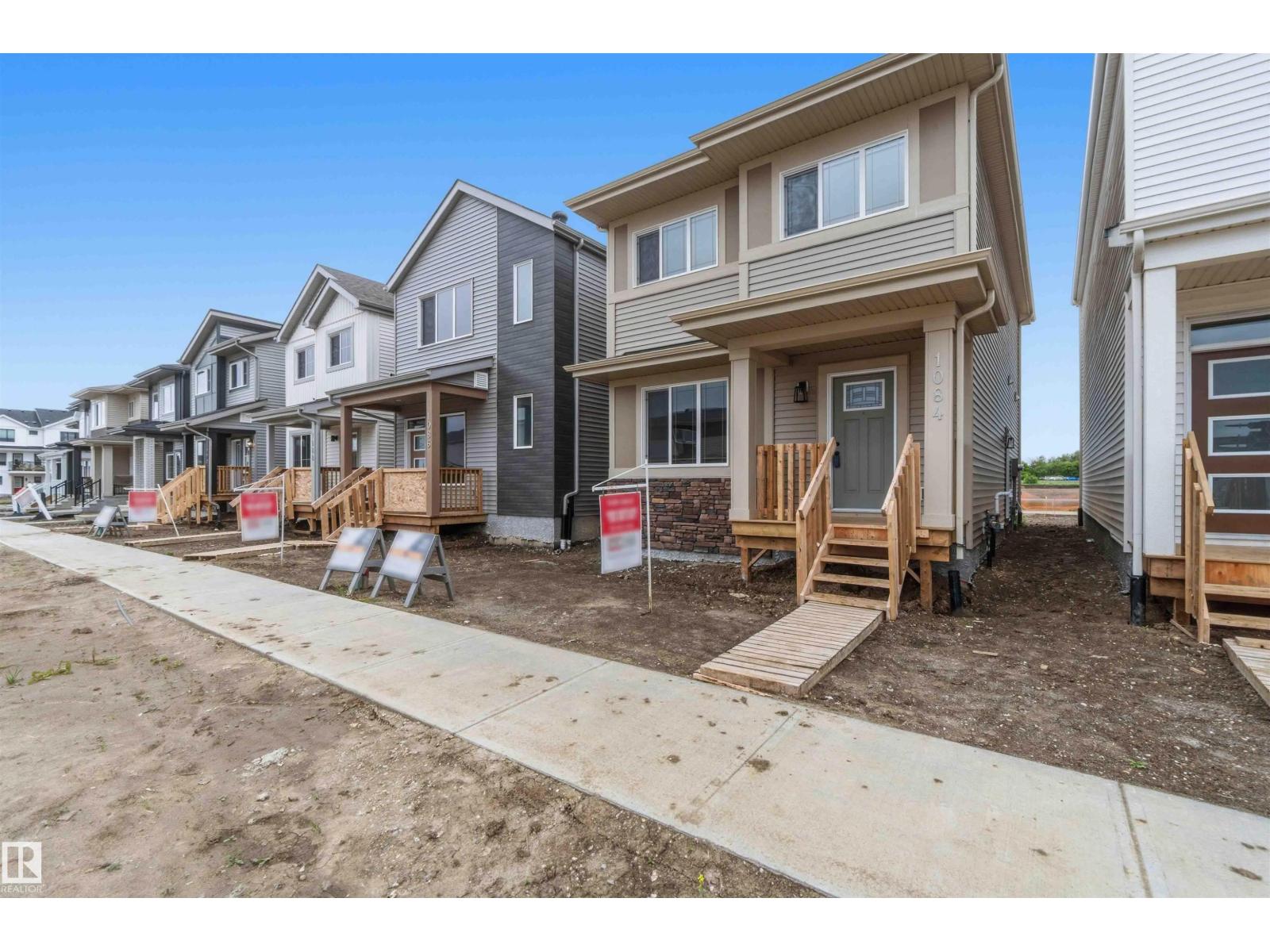 1084 MCLEOD AV - 1