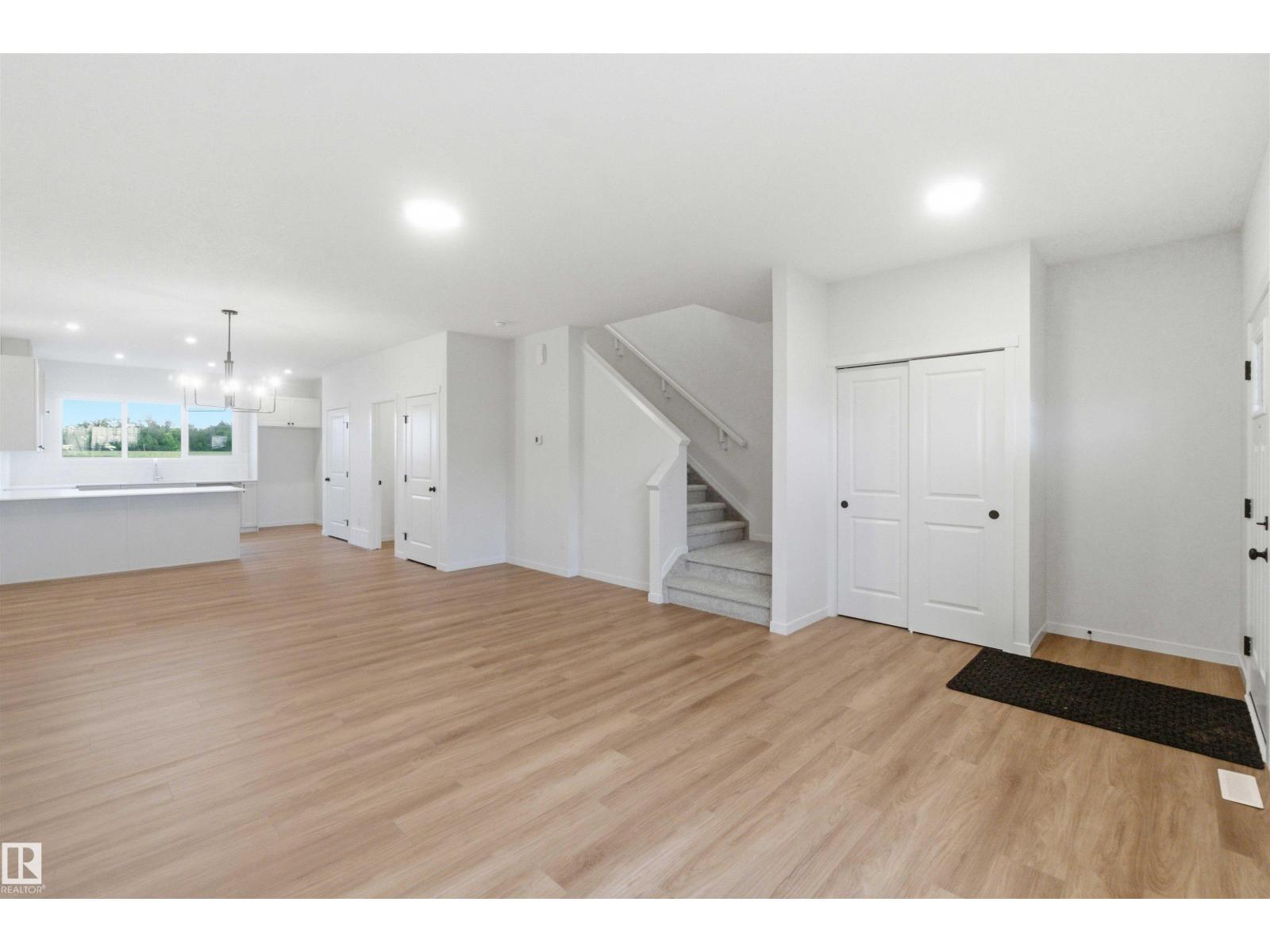1084 MCLEOD AV - Image 5