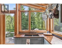 Primary Bedroom - 470 Canyon Trail, Fernie, BC V0B1M5 Photo 13