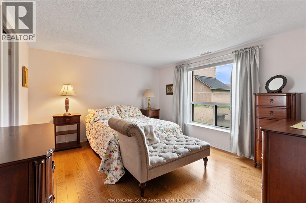 #114 451 GRAND MARAIS ROAD West - 13