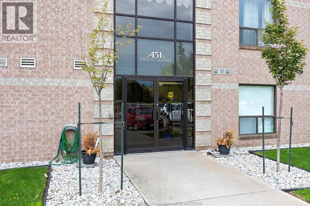 #114 451 GRAND MARAIS ROAD West - 25