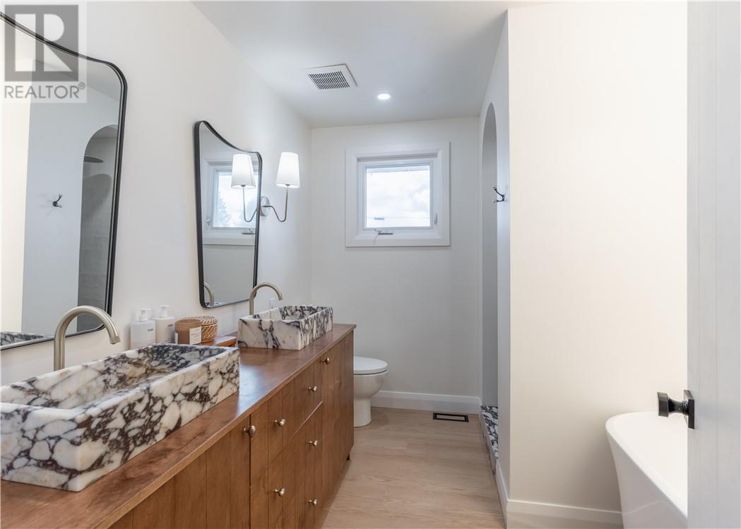 3182 Leo Avenue - Image 17