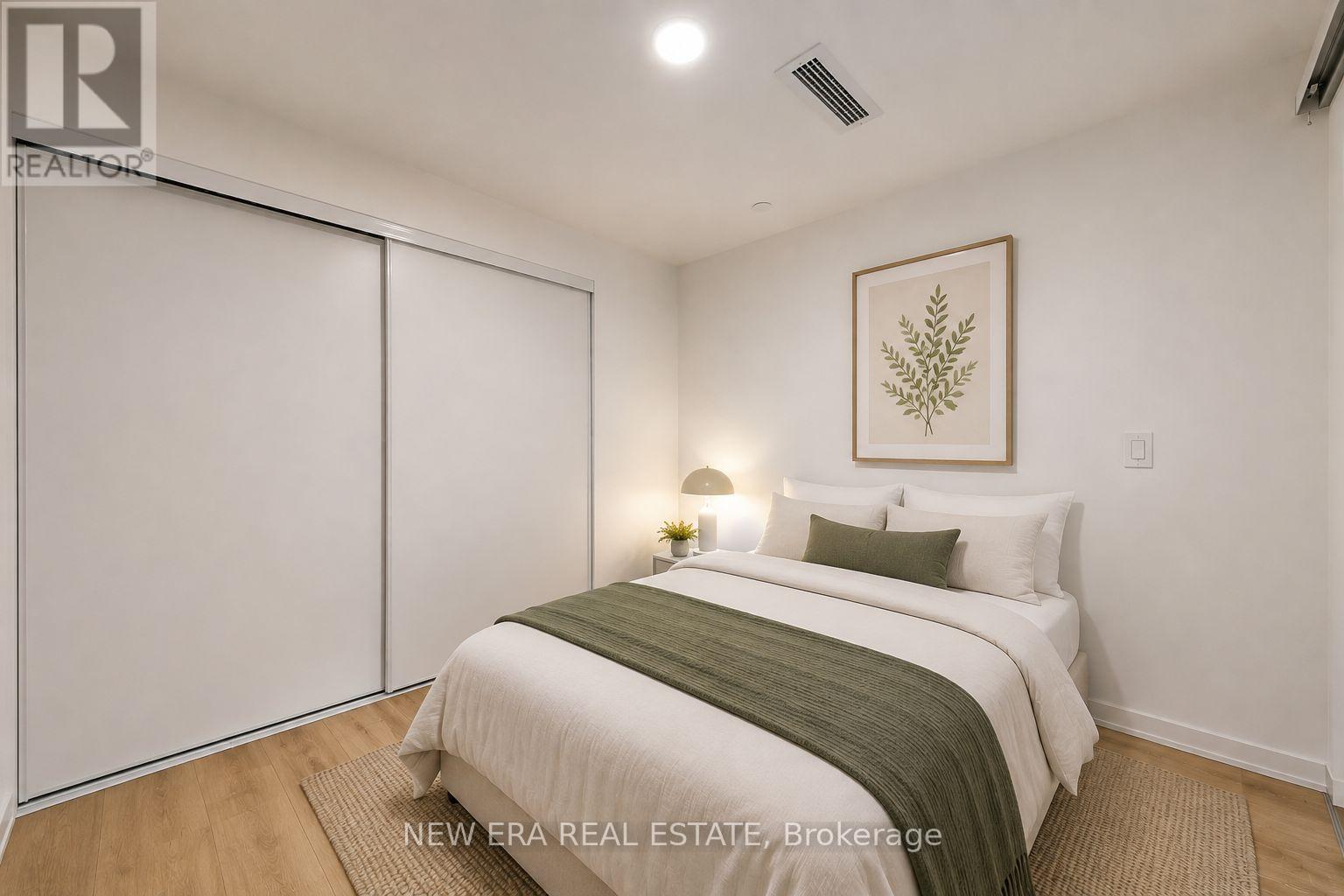 #301 150 LOGAN AVENUE - Image 4