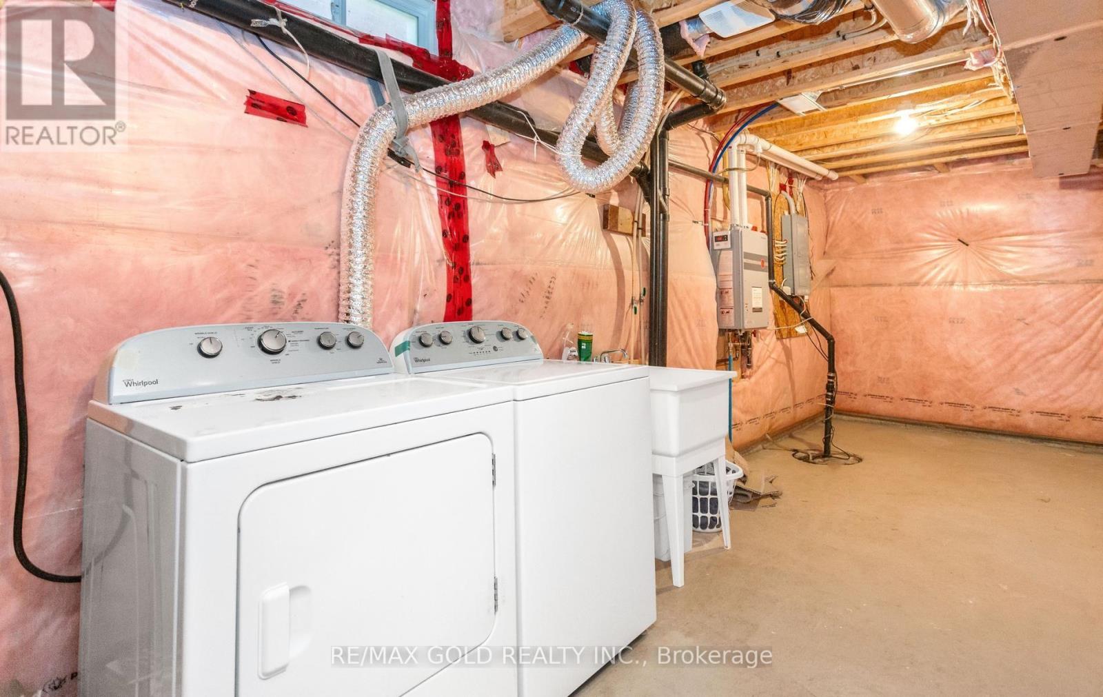 408 BESSBOROUGH DRIVE - 44