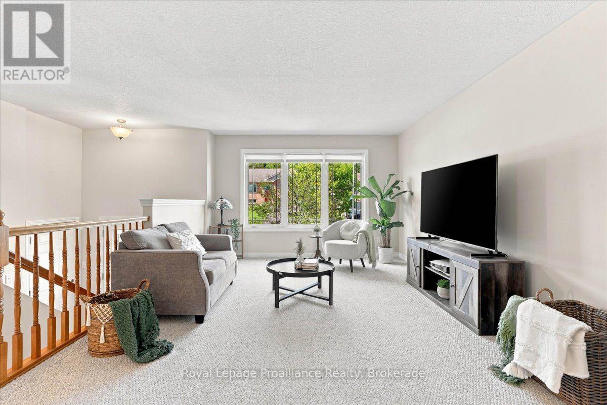 28 KYLE COURT - 6