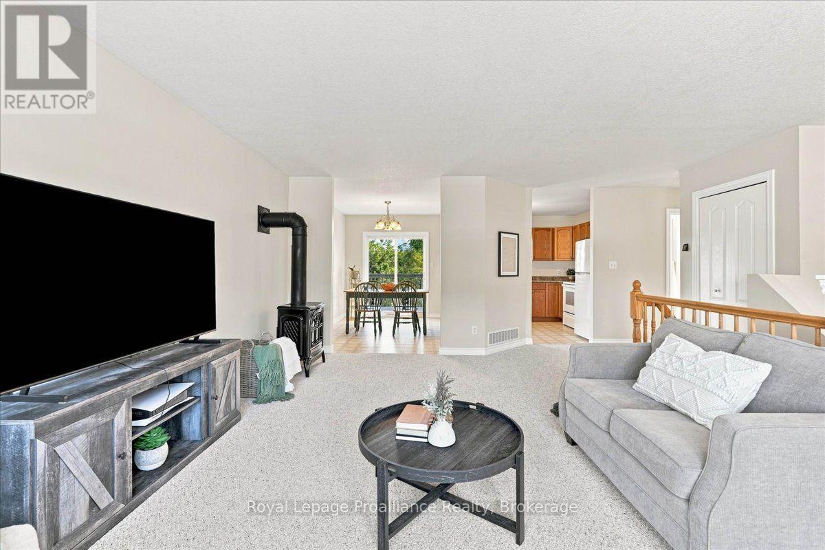 28 KYLE COURT - 9