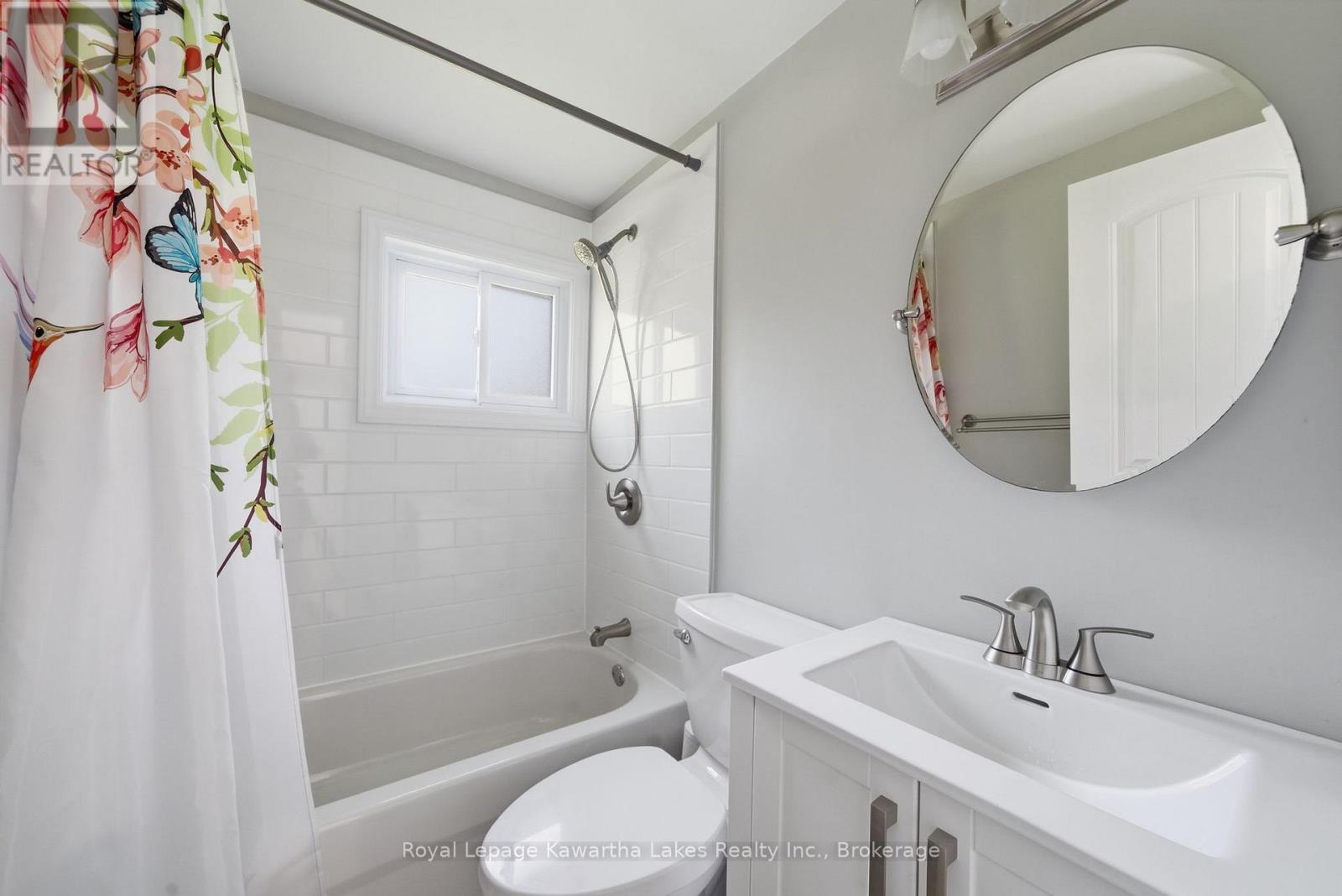16 MARILYN CRESCENT - Image 23