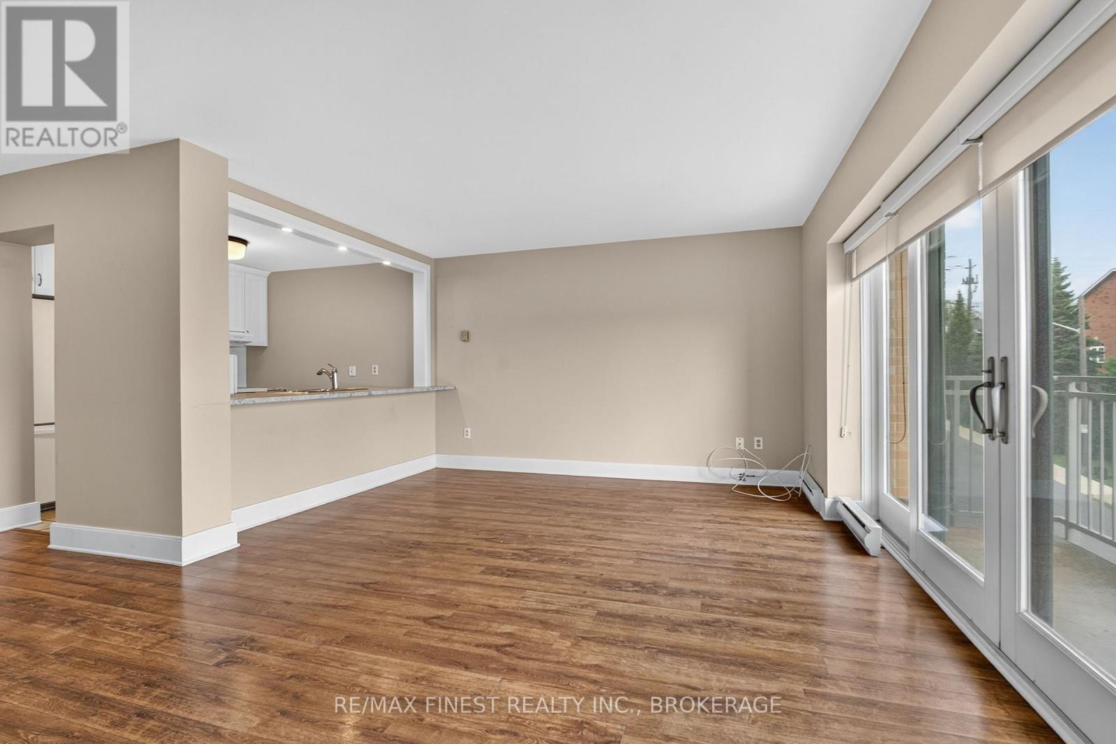 #302 2 BAY STREET - 11