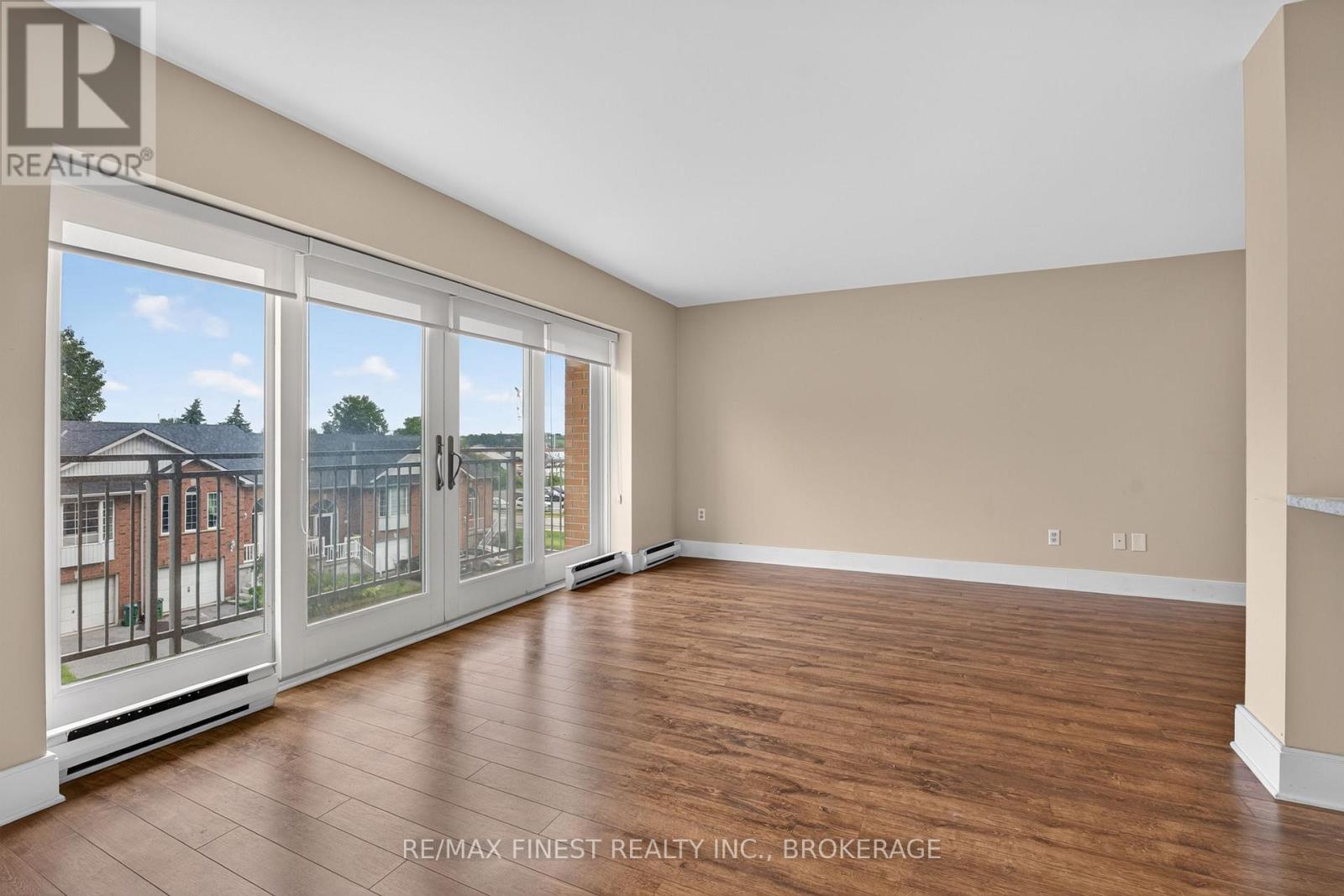 #302 2 BAY STREET - 13