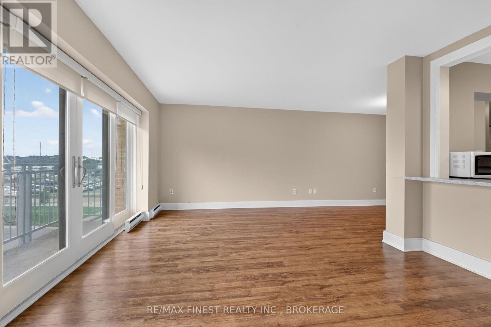 #302 2 BAY STREET - 14