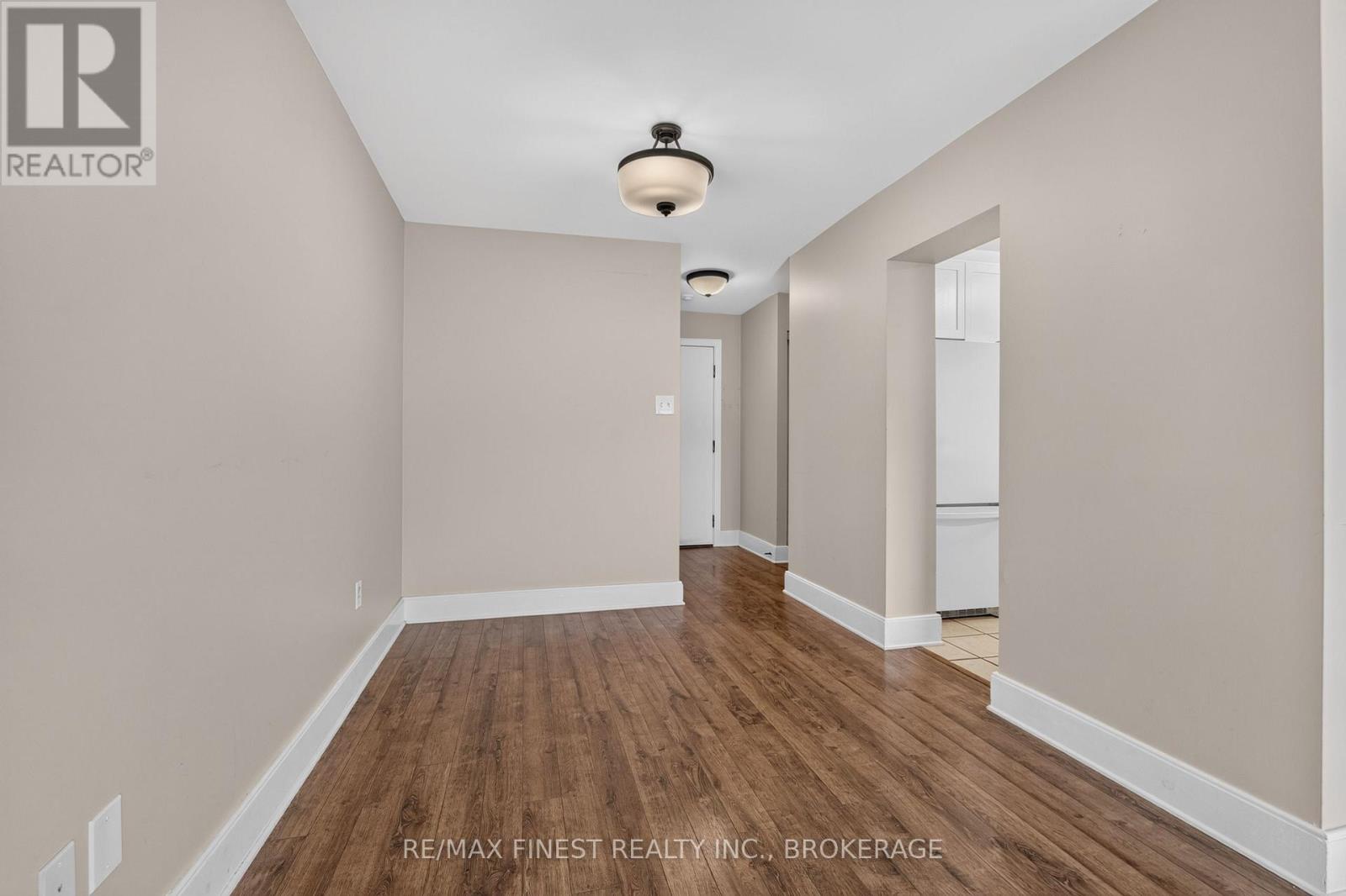 #302 2 BAY STREET - Image 18