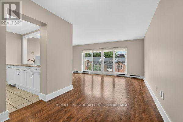 #302 2 BAY STREET - Image 19