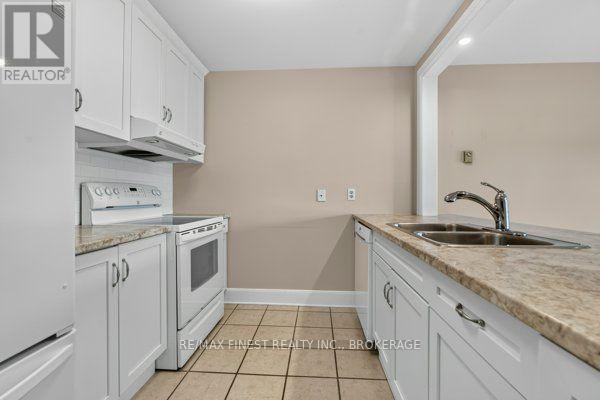 #302 2 BAY STREET - 20