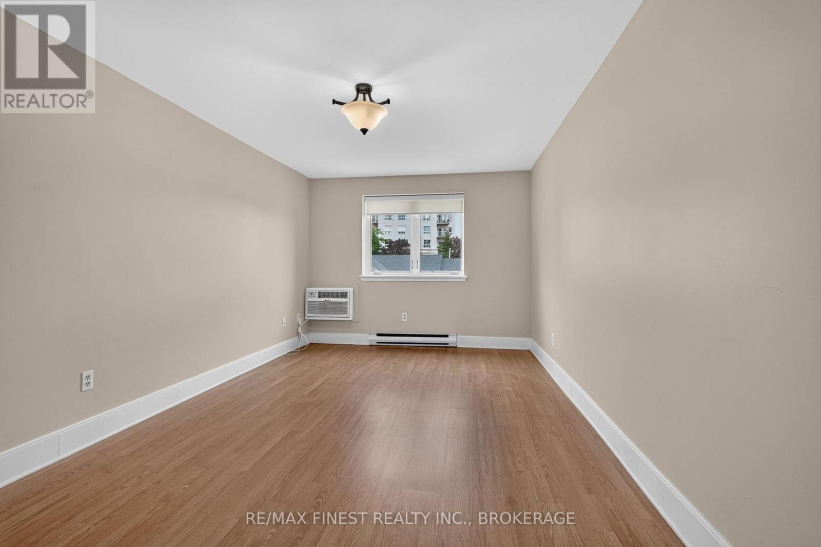 #302 2 BAY STREET - 23