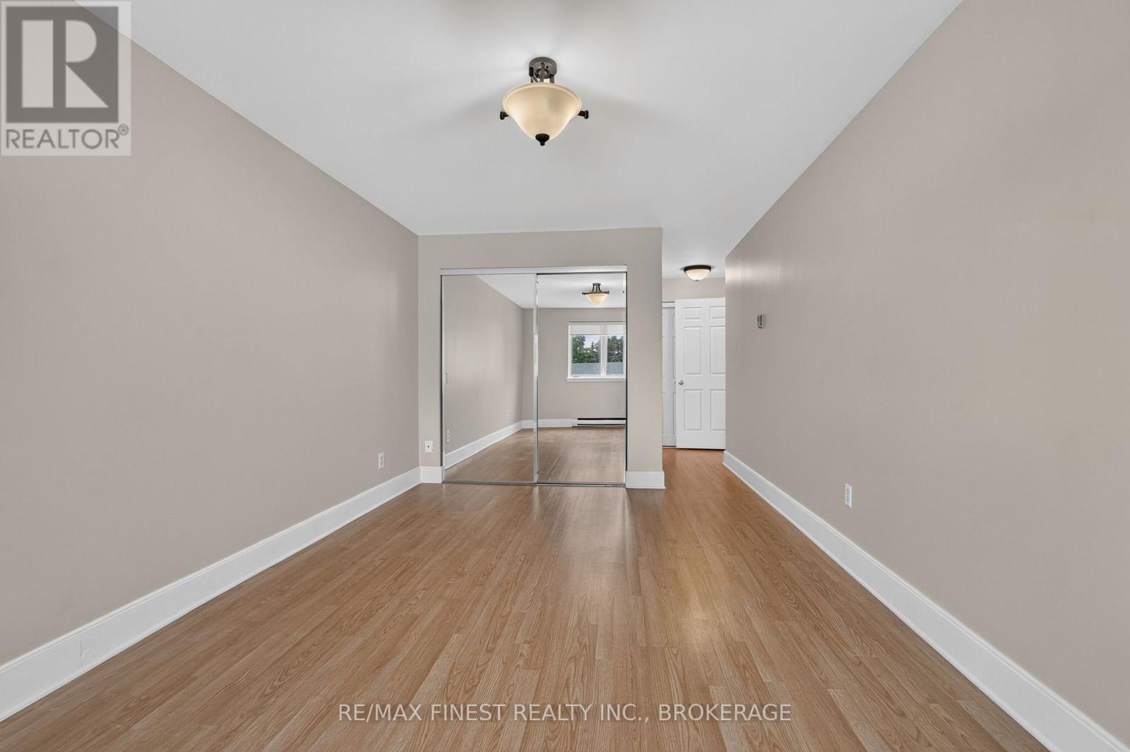 #302 2 BAY STREET - 24