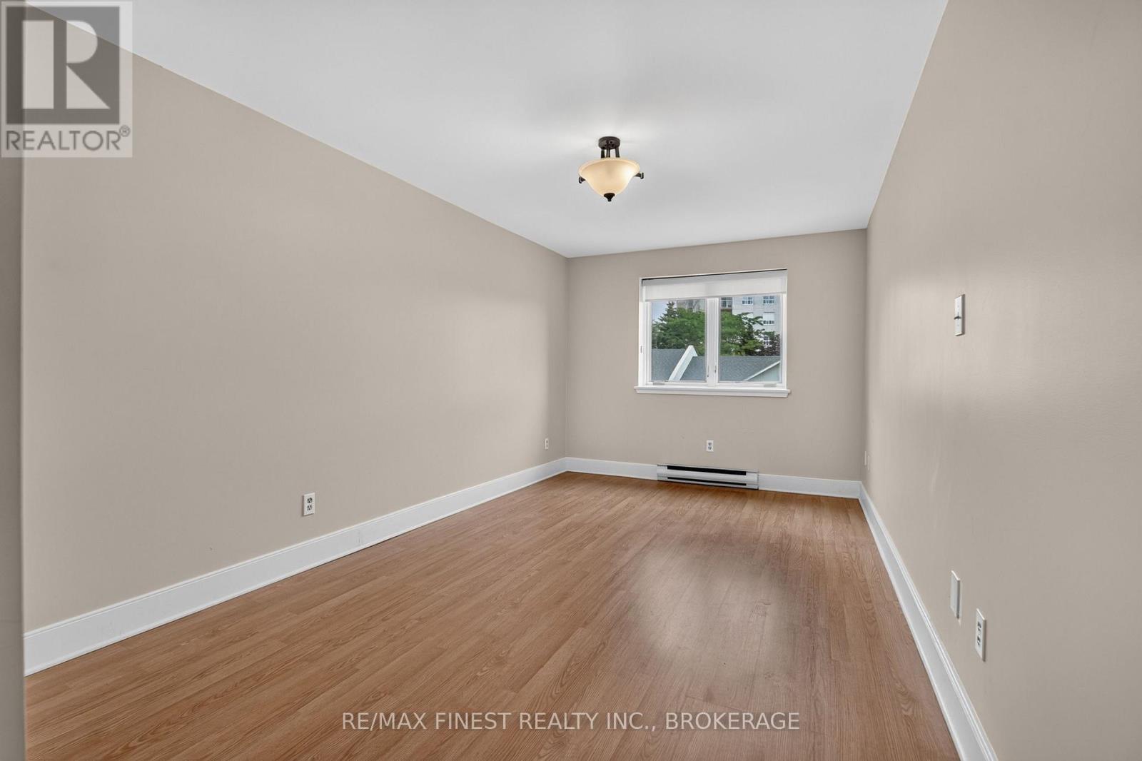 #302 2 BAY STREET - 27