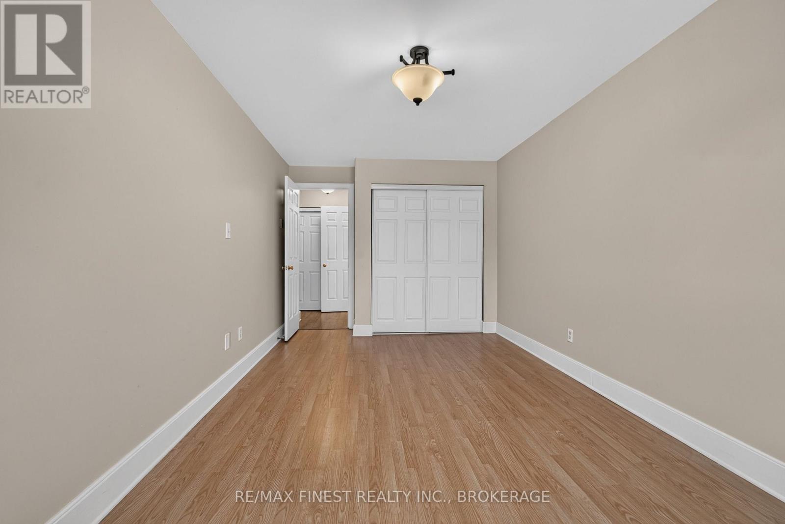 #302 2 BAY STREET - Image 28