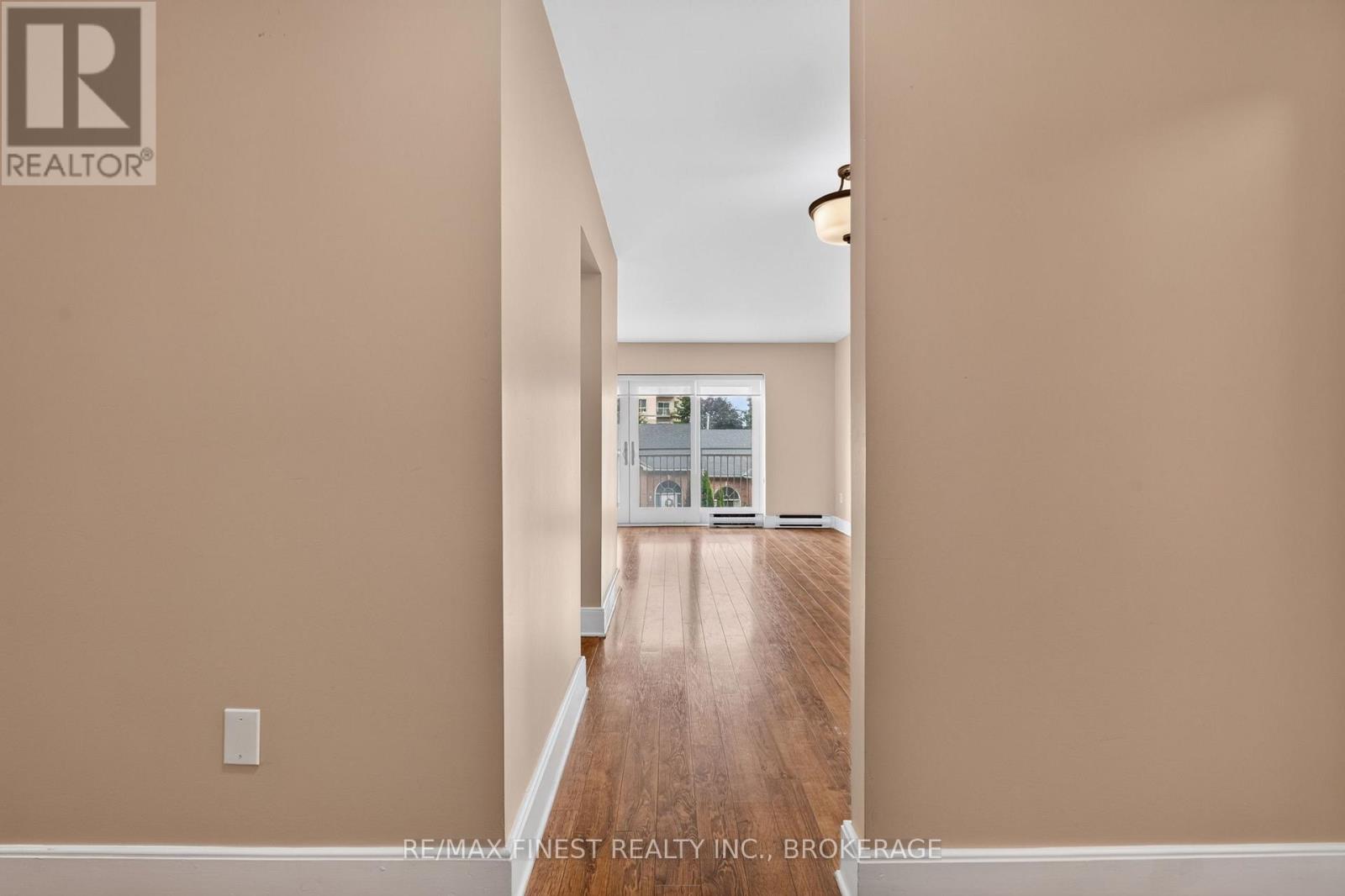 #302 2 BAY STREET - 8