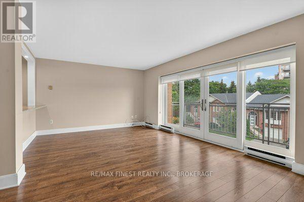 #302 2 BAY STREET - 9