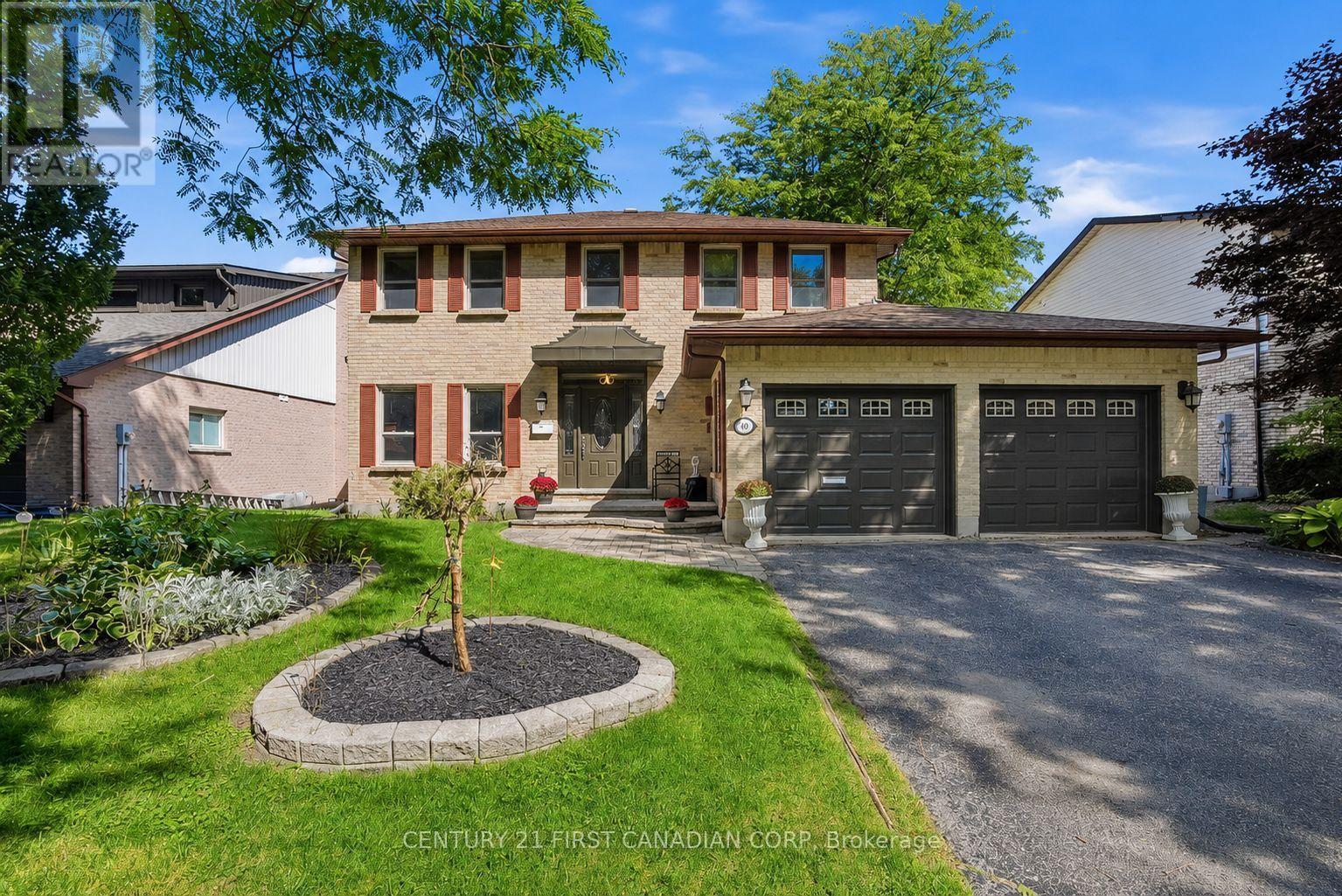 199 SOMERSET CRESCENT - 1