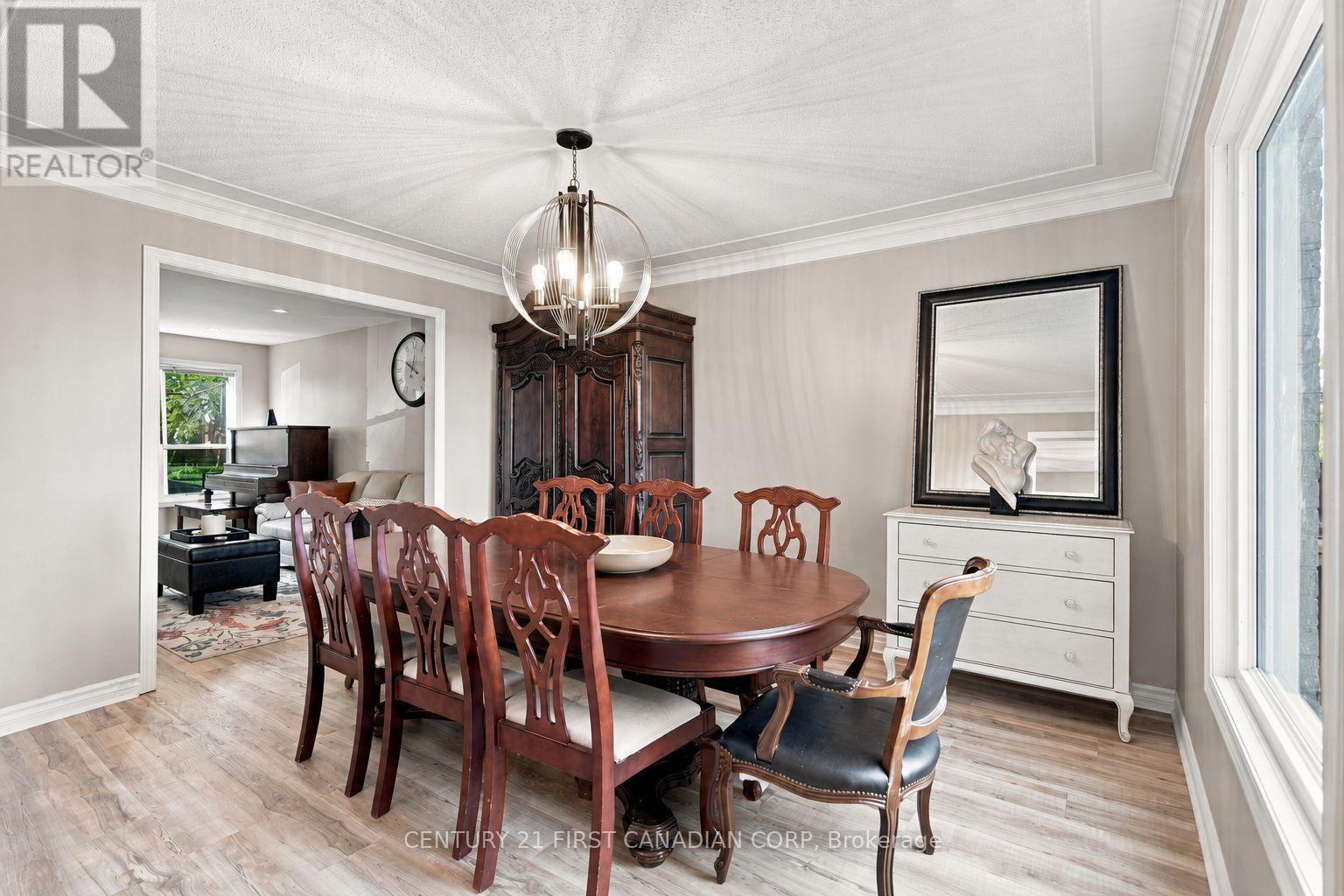 199 SOMERSET CRESCENT - Image 12
