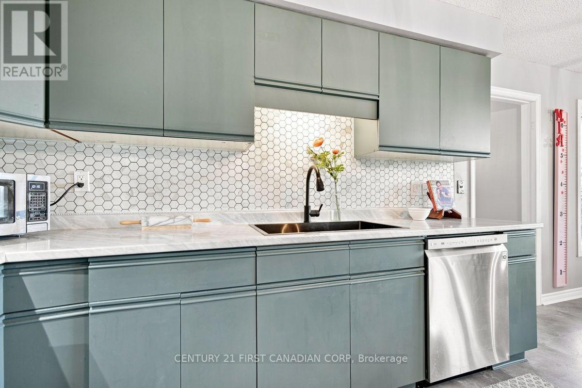 199 SOMERSET CRESCENT - Image 17