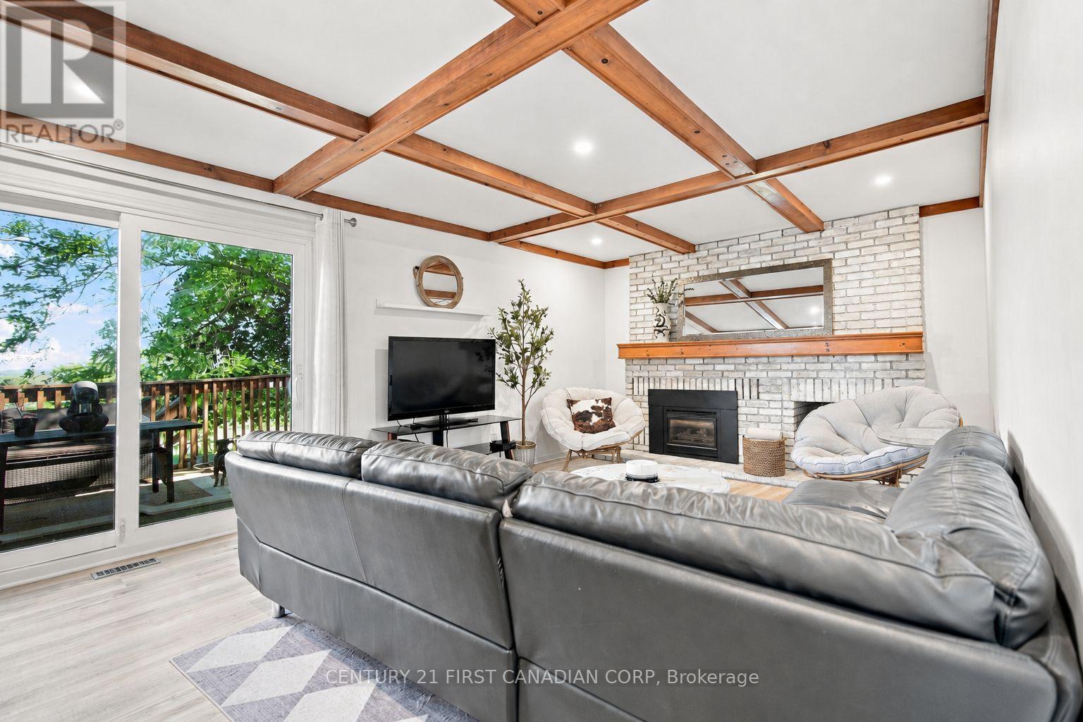199 SOMERSET CRESCENT - Image 21