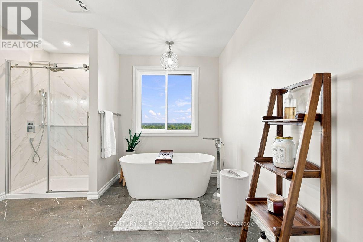 199 SOMERSET CRESCENT - Image 31