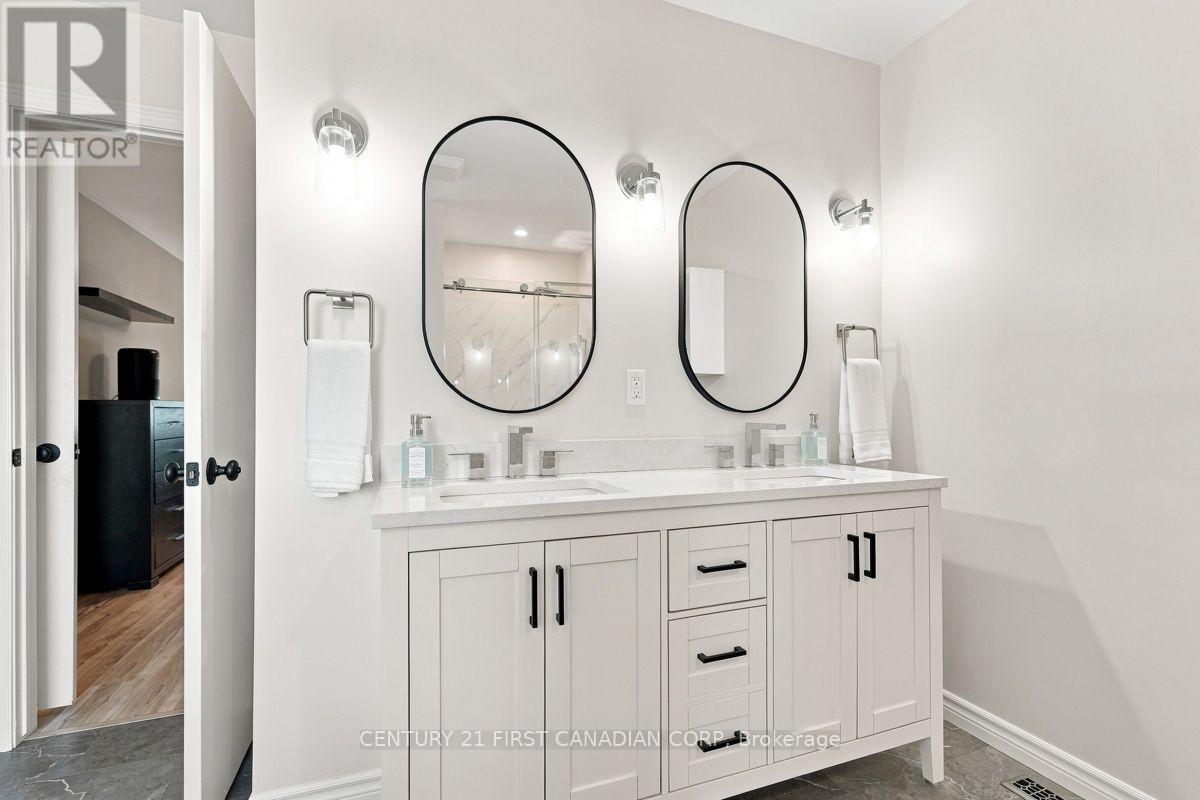 199 SOMERSET CRESCENT - Image 32