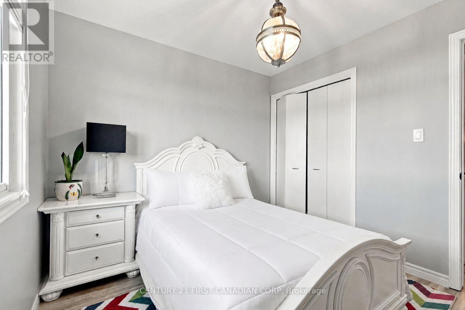 199 SOMERSET CRESCENT - Image 34