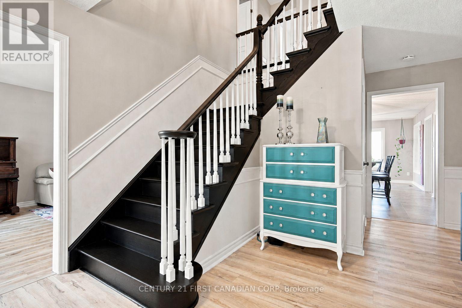 199 SOMERSET CRESCENT - Image 5