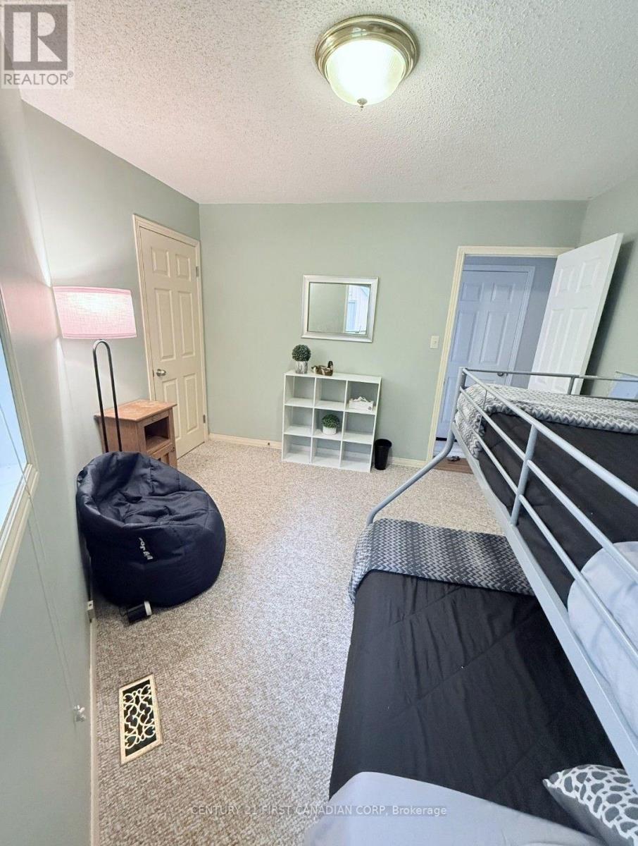 463 ECKFORD AVENUE - Image 20