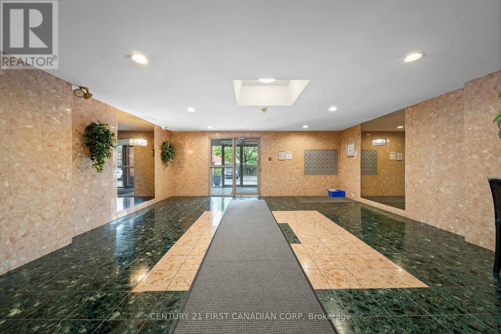 #608 77 BASELINE ROAD W - Image 8