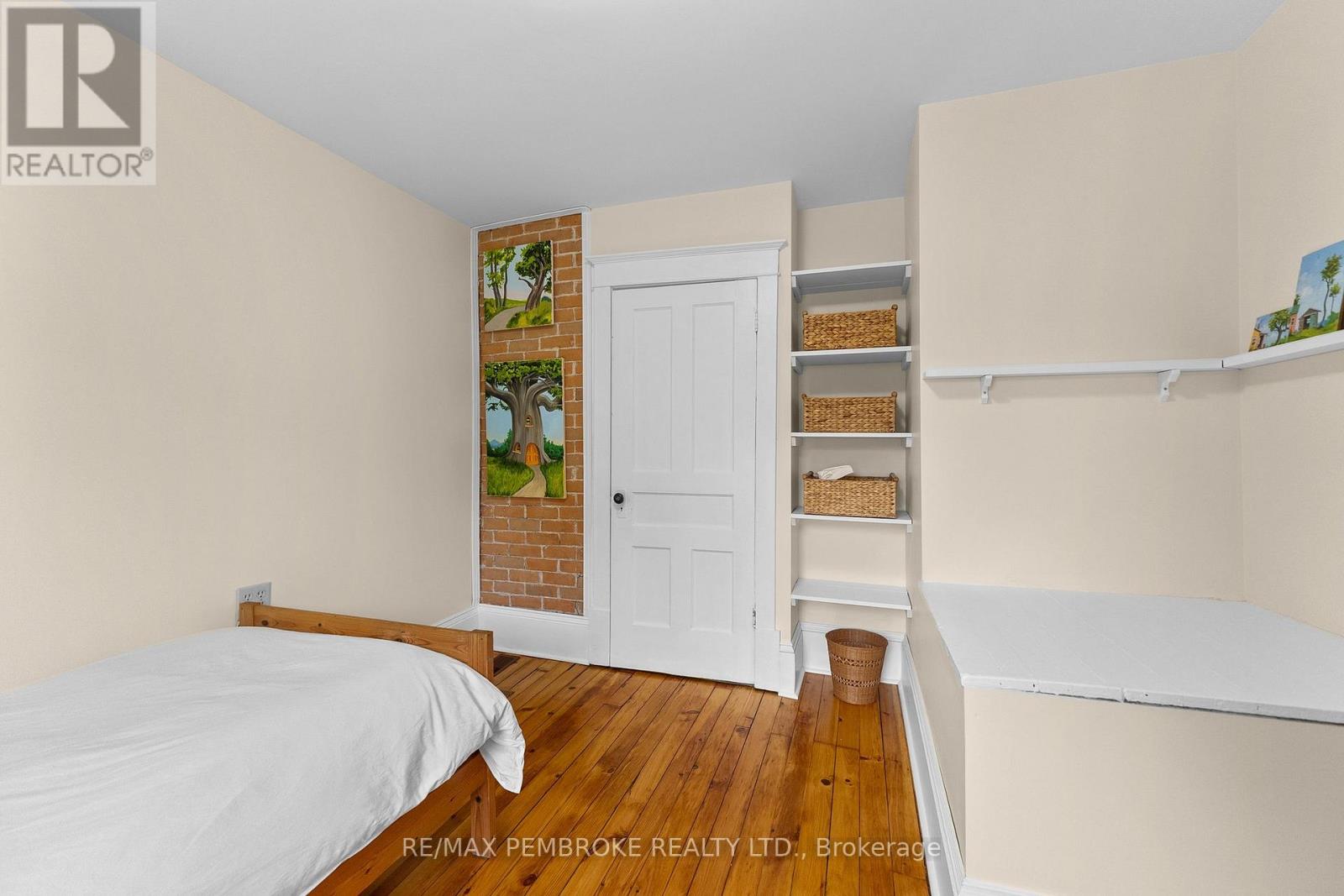 348 ESTHER STREET - 15