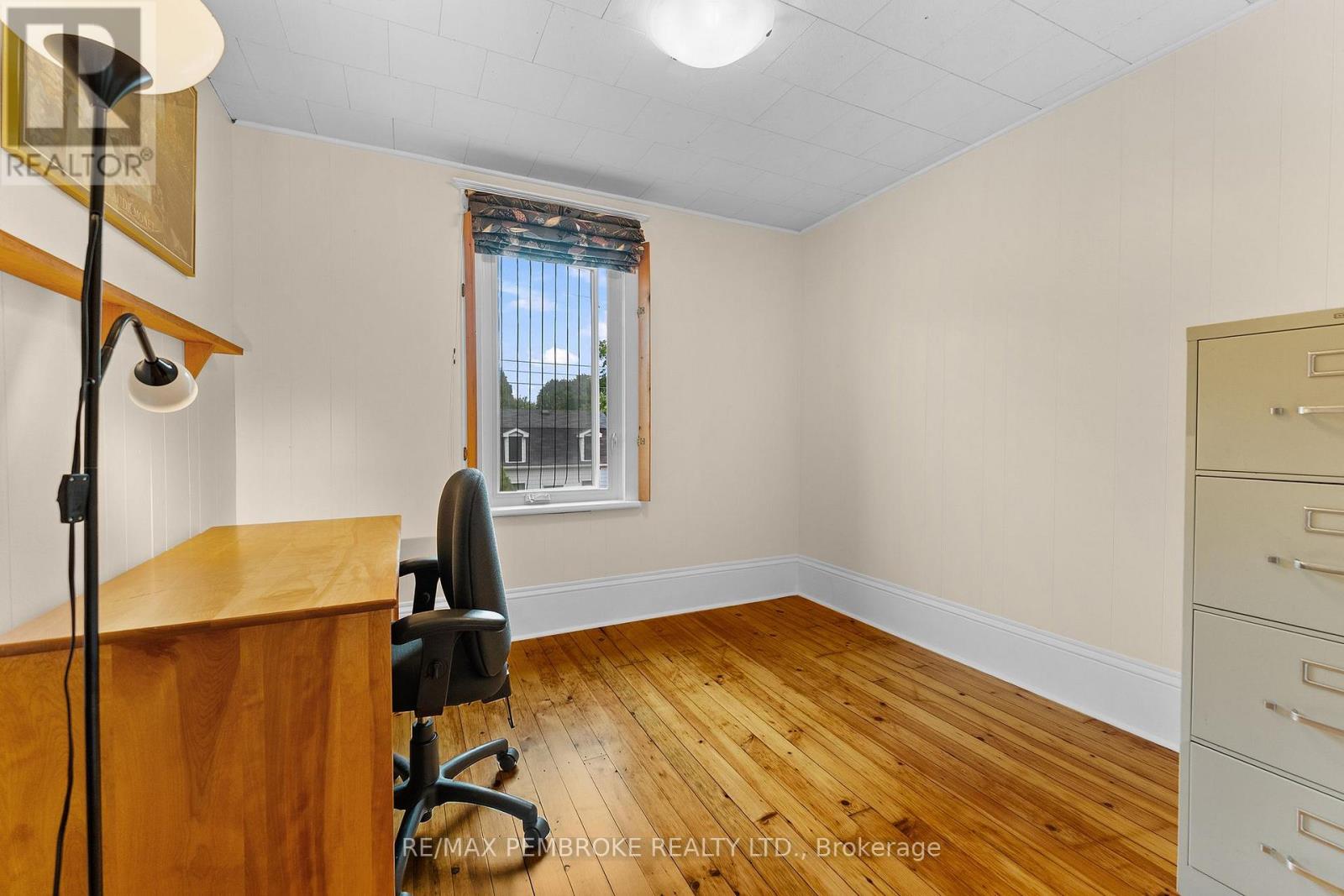 348 ESTHER STREET - Image 18