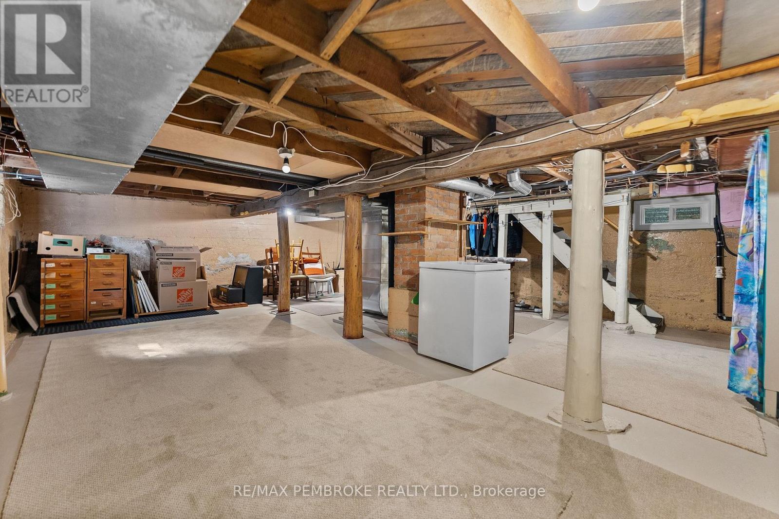 348 ESTHER STREET - 21