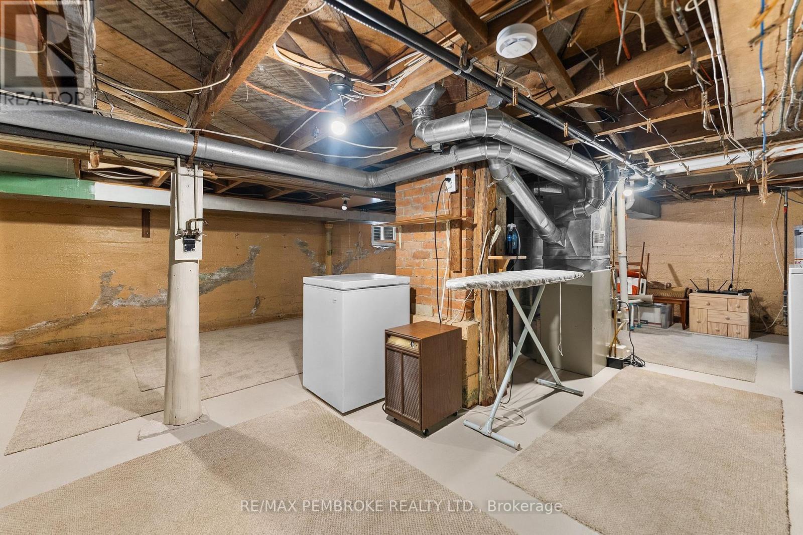 348 ESTHER STREET - Image 23