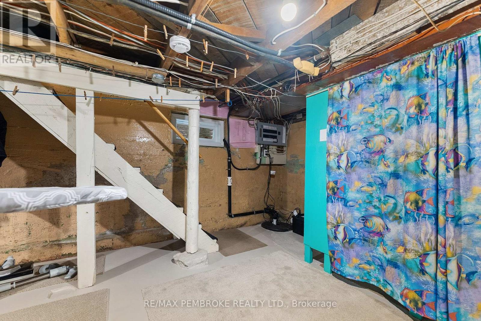 348 ESTHER STREET - Image 24