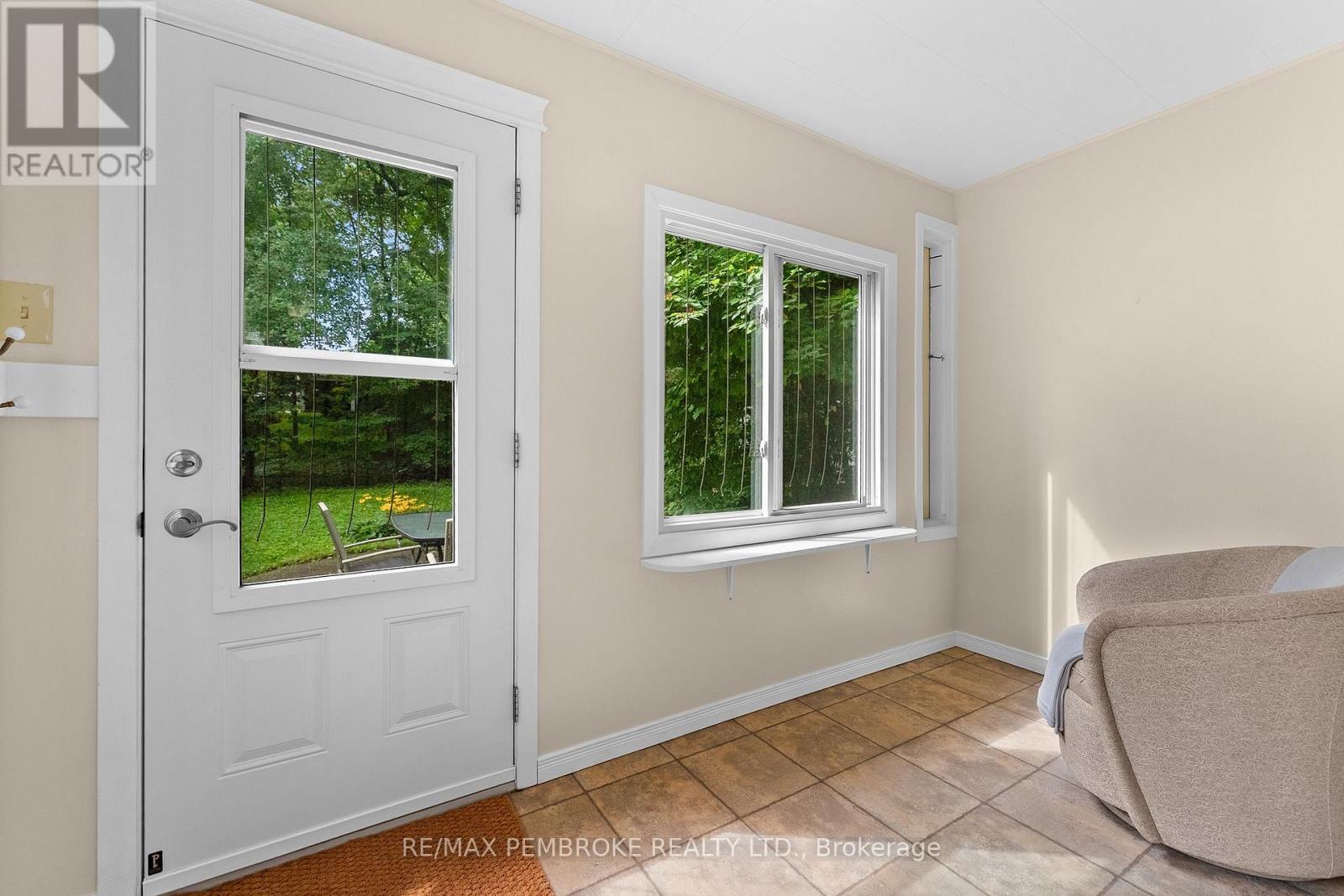348 ESTHER STREET - 26