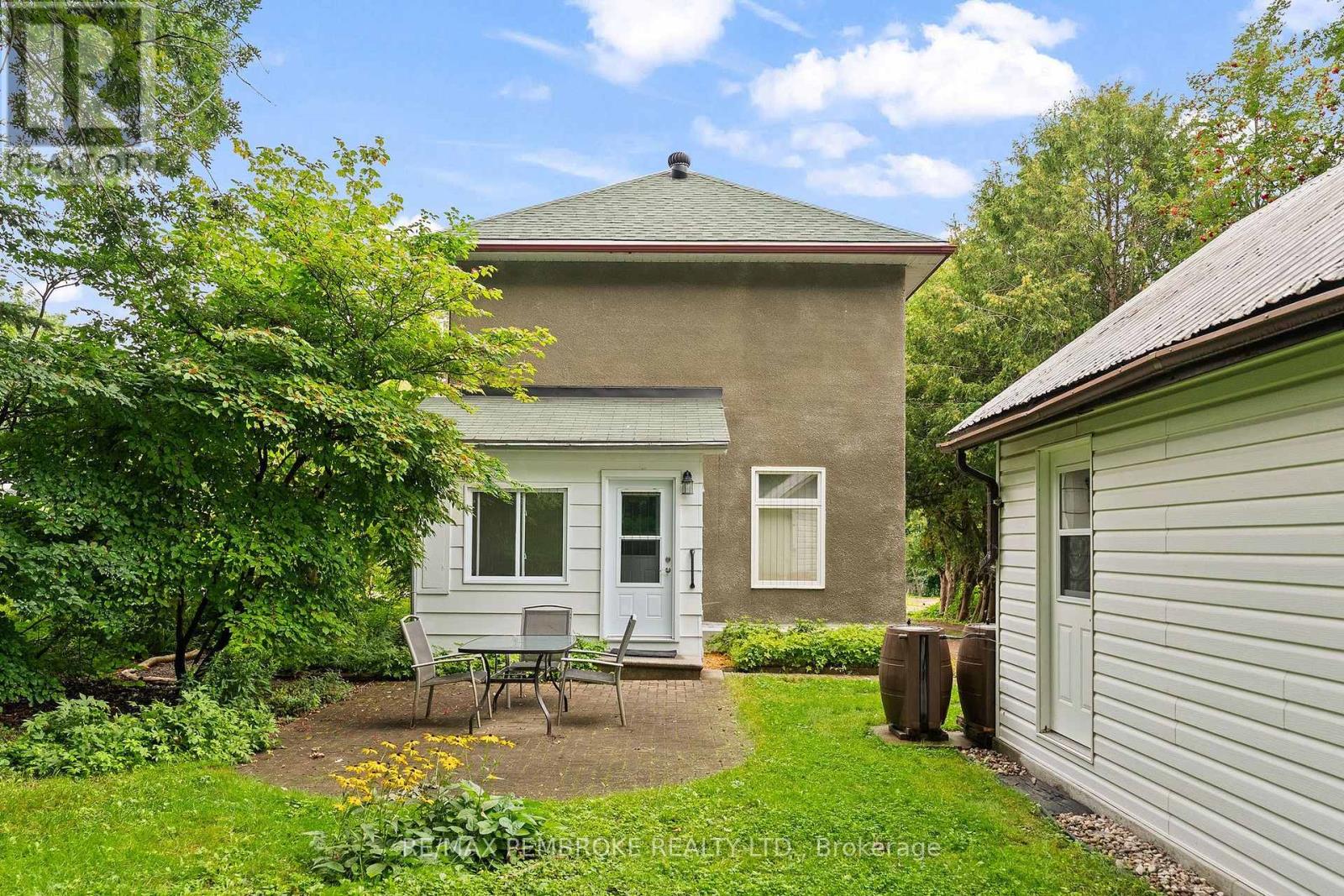 348 ESTHER STREET - 36