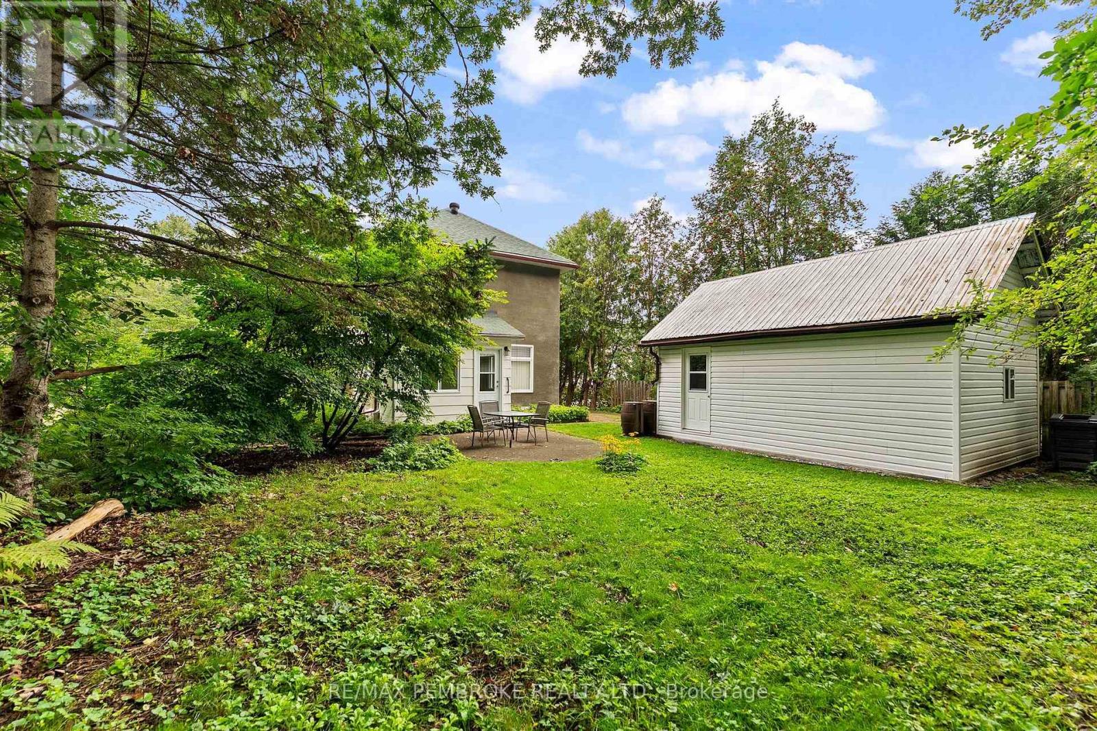 348 ESTHER STREET - 42