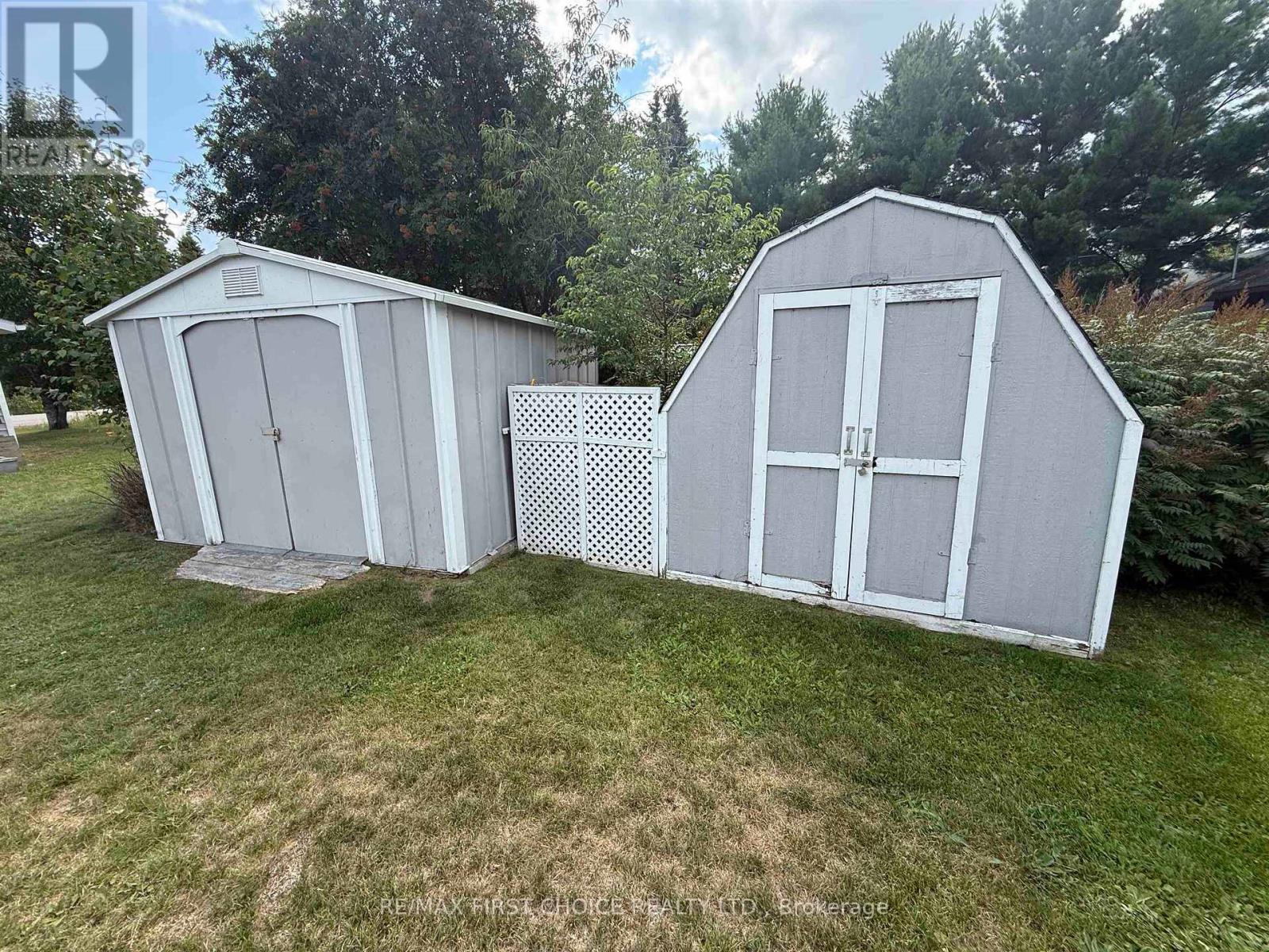 144 LAKESHORE DRIVE - Image 3