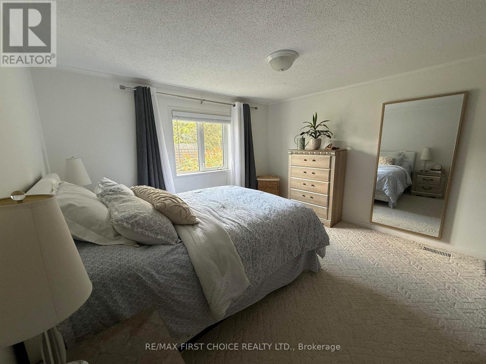 144 LAKESHORE DRIVE - 9