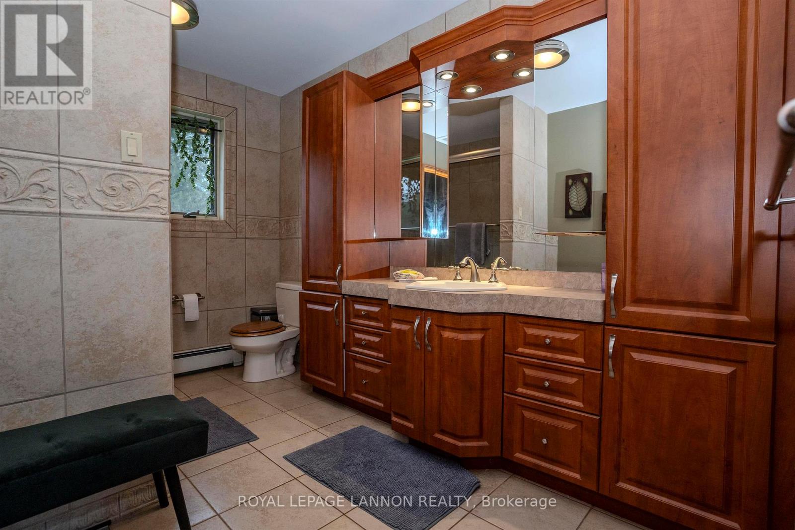 1702 GLENWOOD CRESCENT - 17