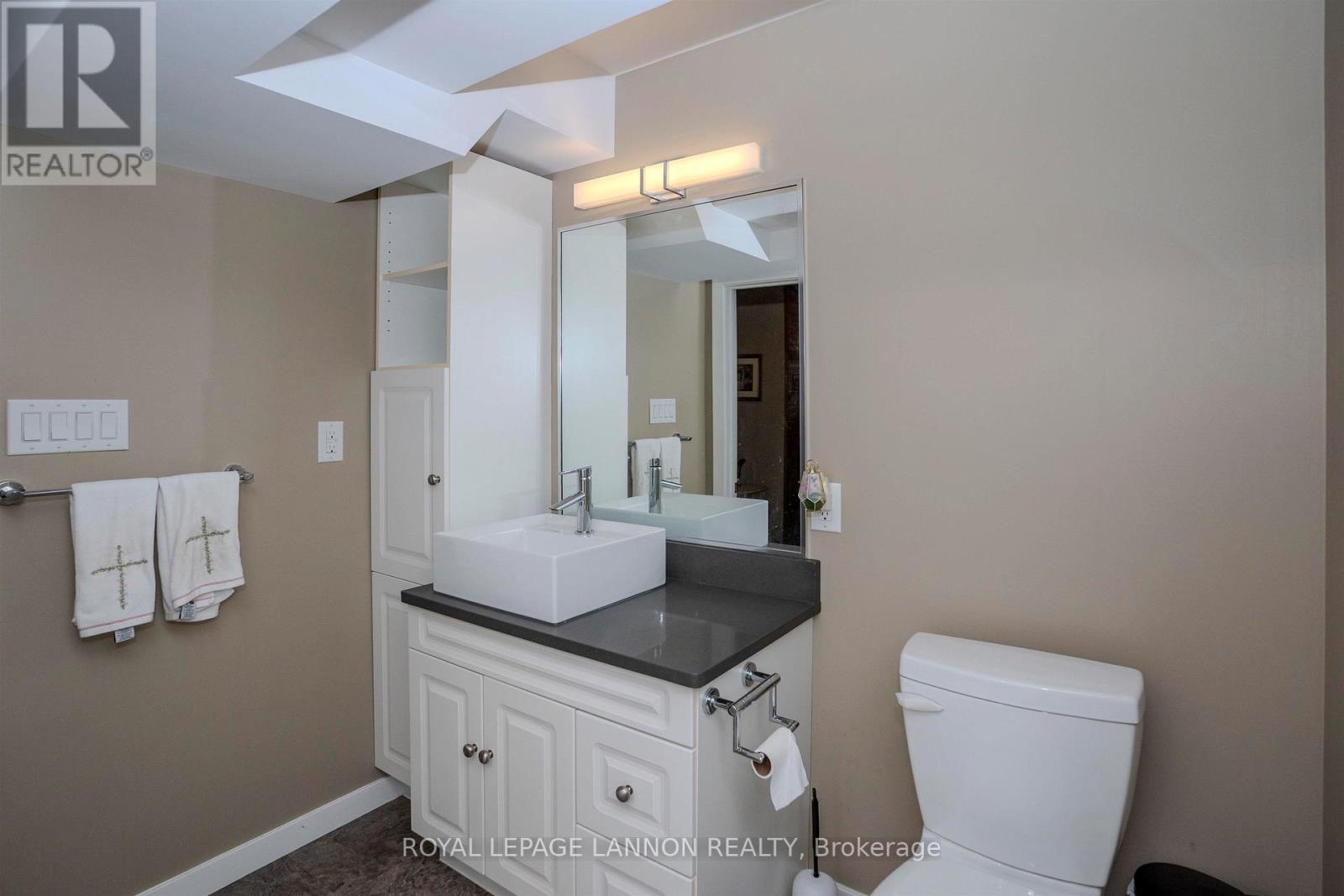 1702 GLENWOOD CRESCENT - 23